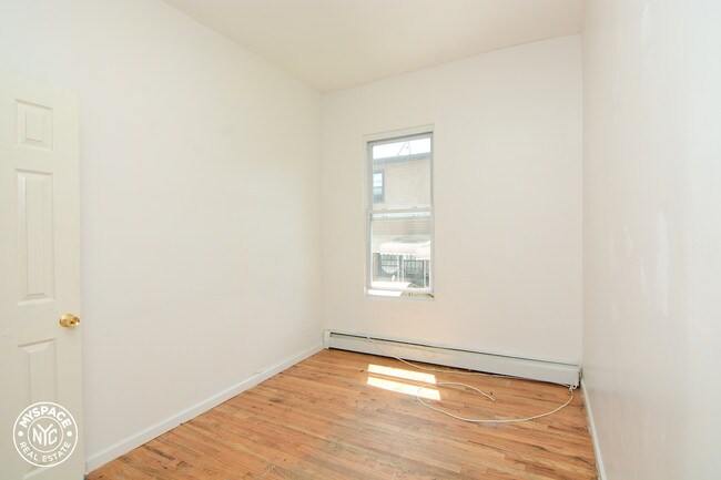 Building Photo - 488 Jerome St