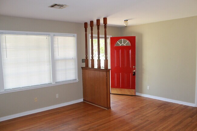 Foto del edificio - A Really Cute 3 bedroom Home - Move in Spe...