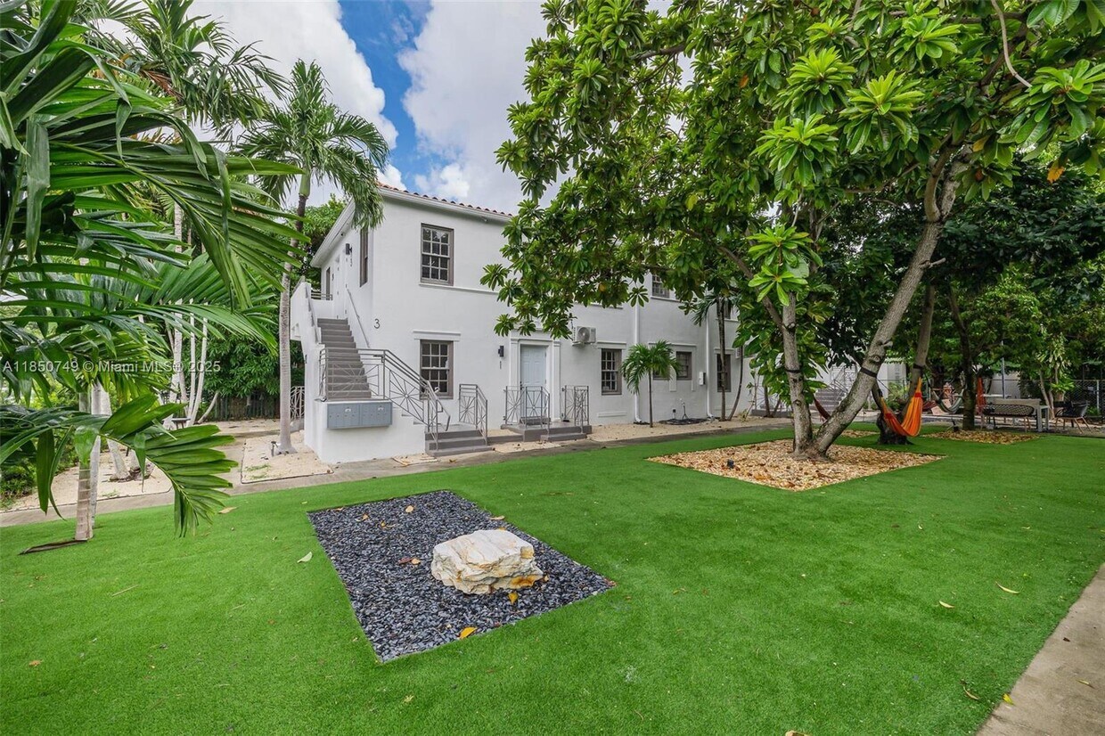 Foto principal - 421 75th St