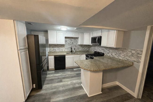 Building Photo - 7612 S Phillips Ave