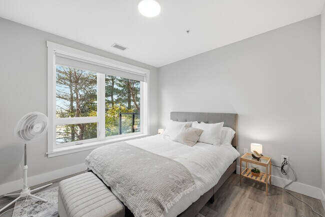 Photo du bâtiment - 2 Bedroom Furnished Apartment Elation Suites - Plan A1