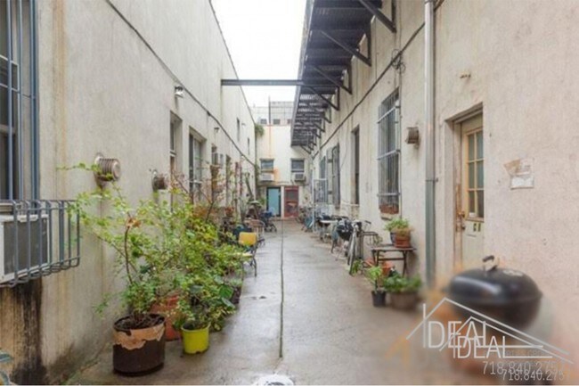 Foto del edificio - 36-46 South 4th Street #D3R