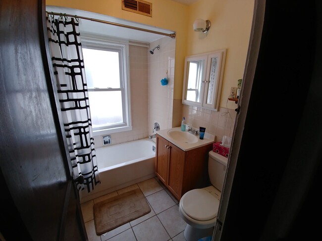 A nice bathroom. - 2100 Chesterland Ave