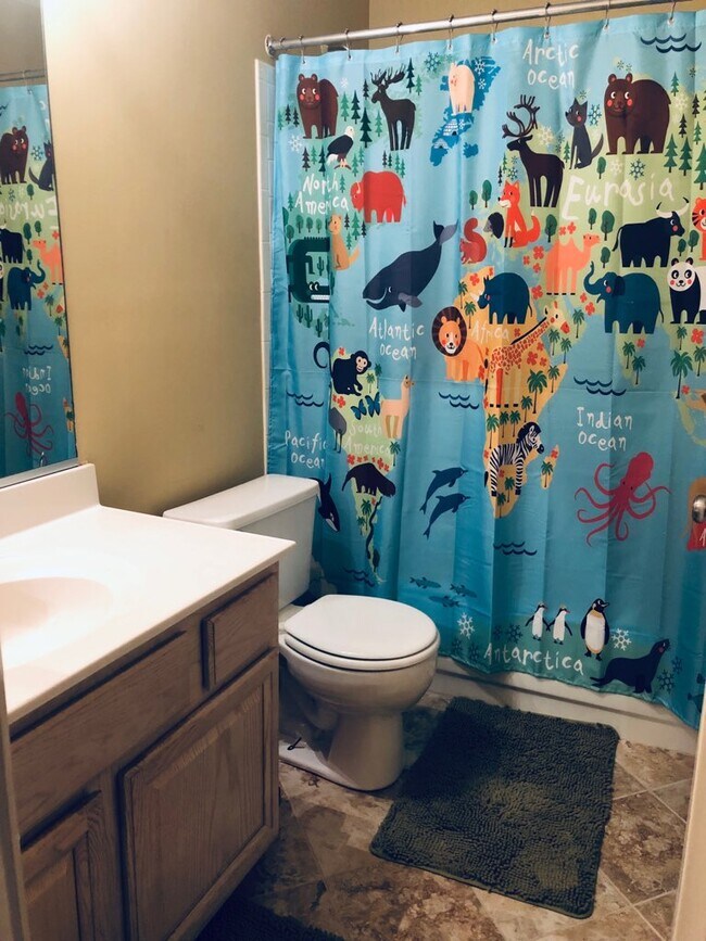 Upstairs bath - 8604 Lark Pl