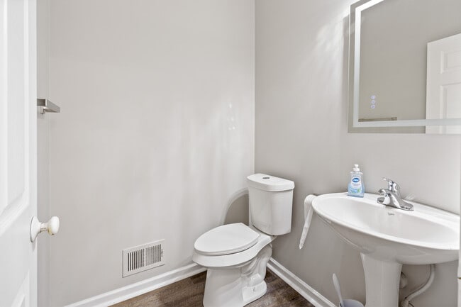 Building Photo - 16409 Eastwind St