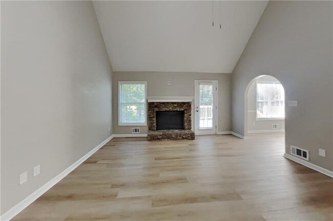 Building Photo - 1075 Crystal Water Dr SE