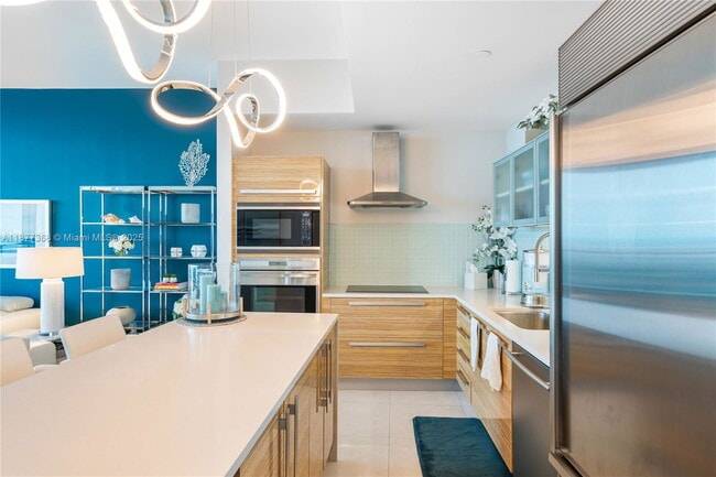 Photo - 2020 N Bayshore Dr Apartment