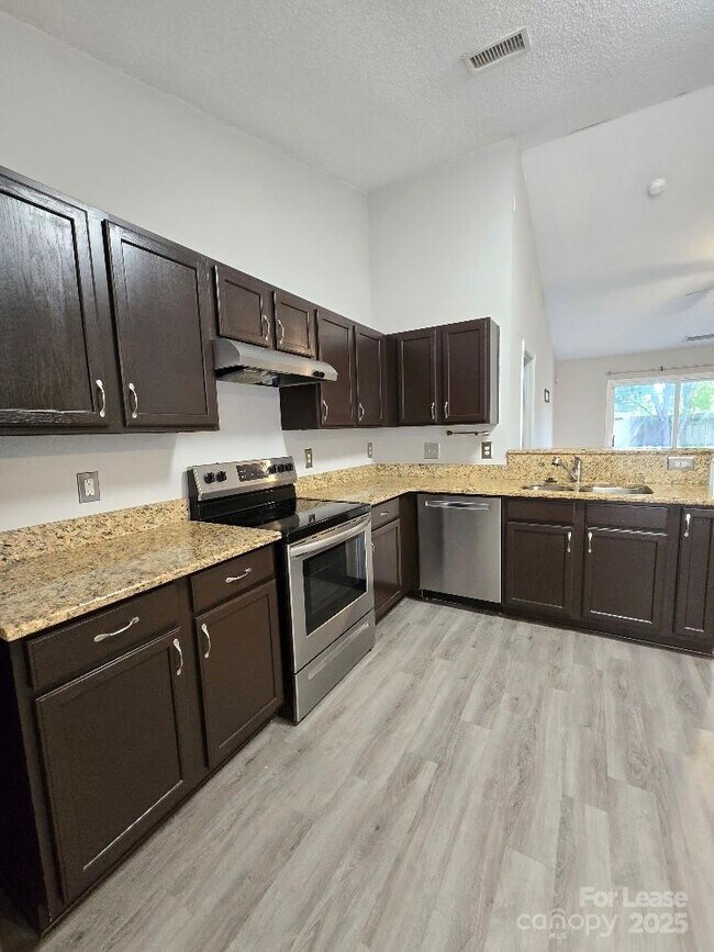 Building Photo - 6403 Caymus Dr
