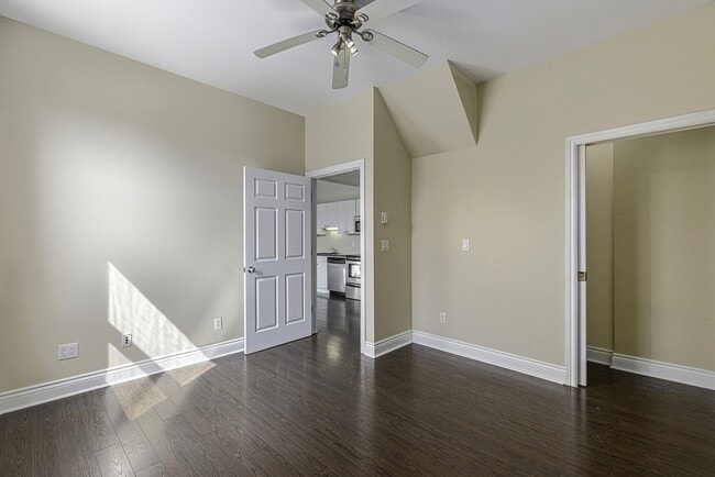 Building Photo - 329 Johnson St