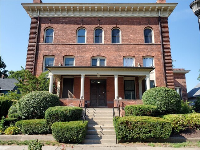 Foto del edificio - 94 Averill Ave