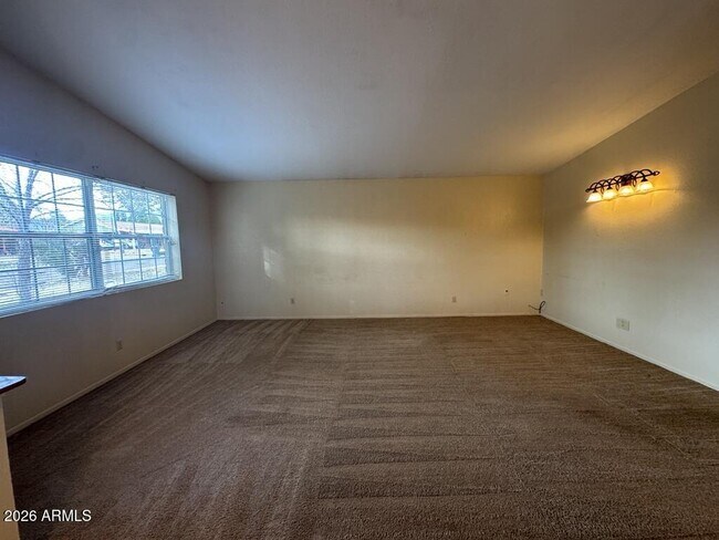 Building Photo - 1401 Bella Vista Dr