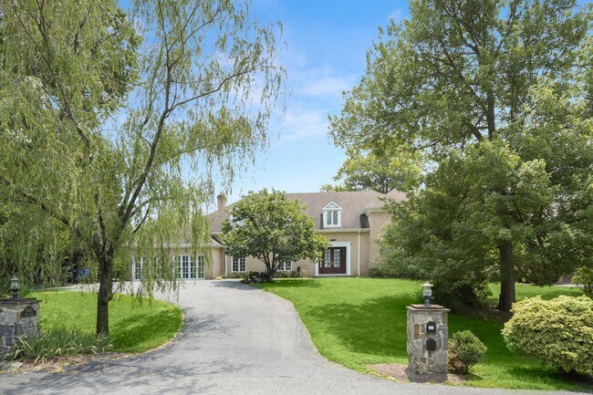 Foto del edificio - 9809 Hall Rd