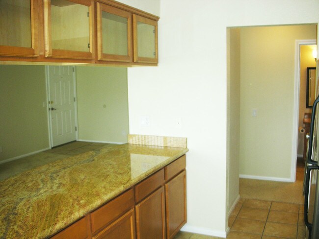 Cocina - 615 Fredricks Ave