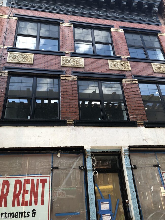 Building Photo - 3 br, 1.5 bath Apartment - 3233 Fulton St
