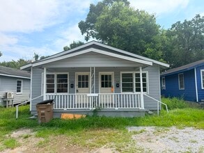 Building Photo - 466 Bay Shore Ave