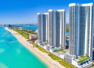 Building Photo - 15811 Collins Ave