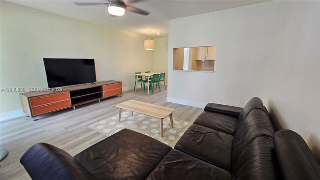 Building Photo - 2918 Funston St