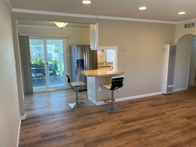 View of patio thru the kitchen nook - 4580 Cochise Way