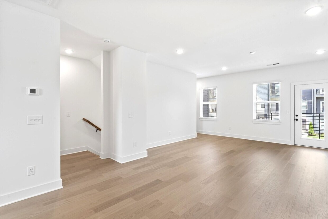 Foto principal - Brand New Home three-story townhome offers...