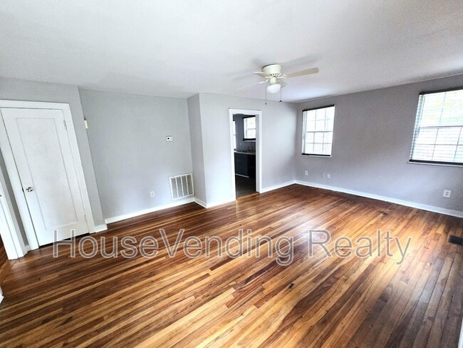 Photo - 812 Brewster Rd House