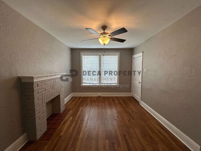 Foto del edificio - 6822 Waldemar Ave