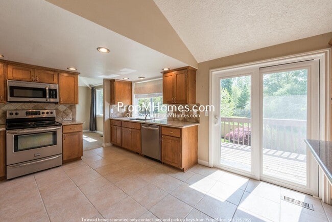 Foto del edificio - Spacious 3 Bedroom Home in Happy Valley - ...