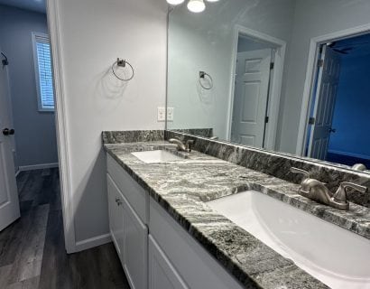 Building Photo - Whispering Pines Taylor