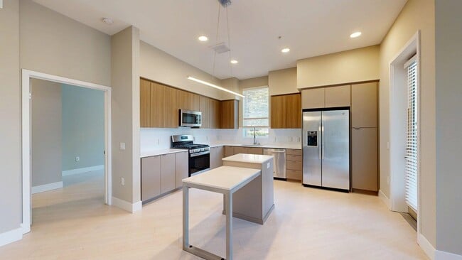 Interior Photo - Griffis Platinum Triangle