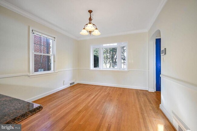 Foto del edificio - 4760 Reservoir Rd NW