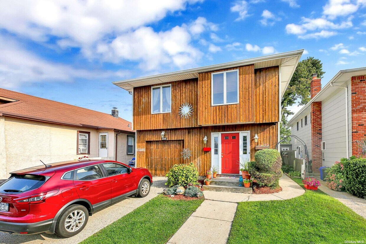 Foto principal - 523 E Pine St