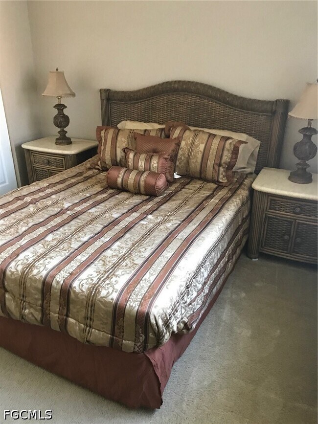 Foto del edificio - 9600 Roundstone Cir