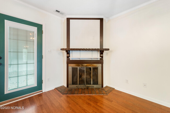 Building Photo - 1 S Onsville Pl
