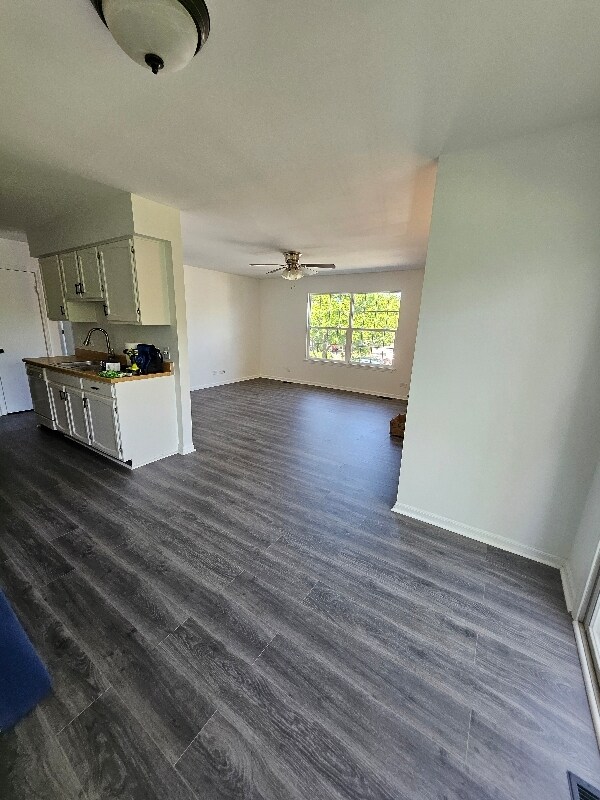 Foto del edificio - 341 Birchwood Ct