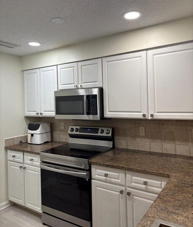 Foto del edificio - 2018 Alta Meadows Ln