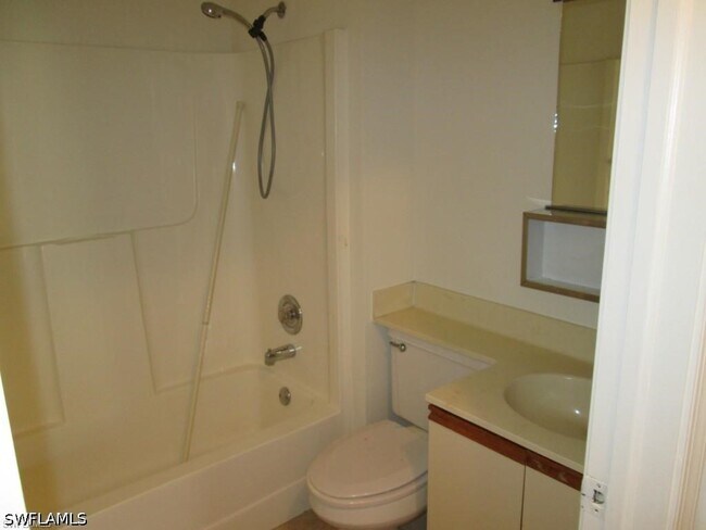Foto del edificio - 5355 Treetops Dr