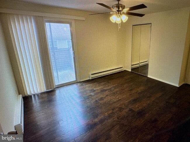 Building Photo - 502 BROMLEY