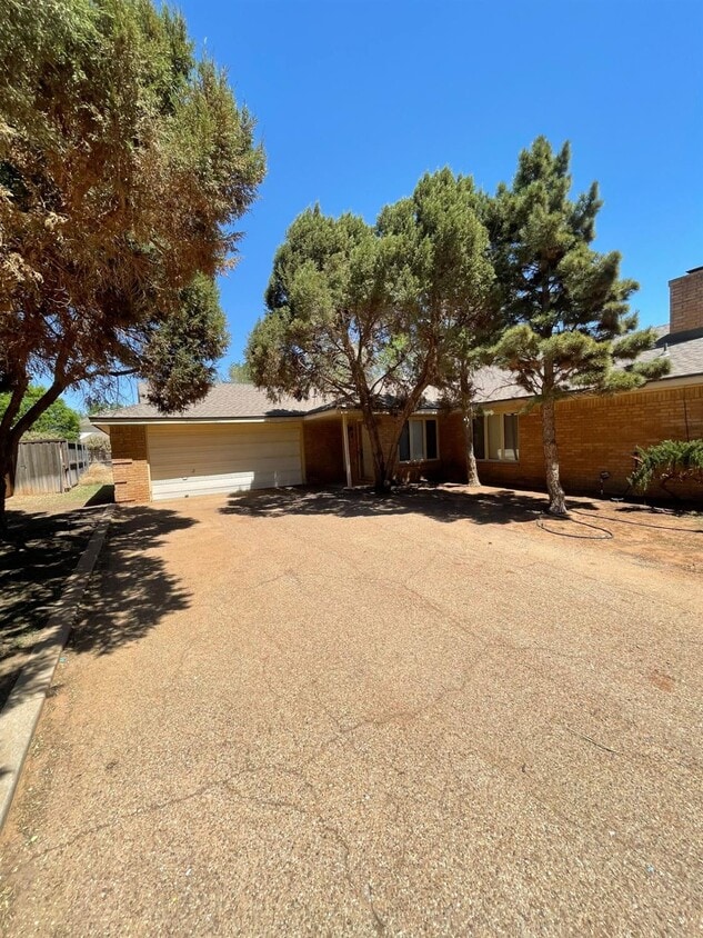 6804 4th St, Lubbock, TX 79416 Townhouse for Rent in Lubbock, TX