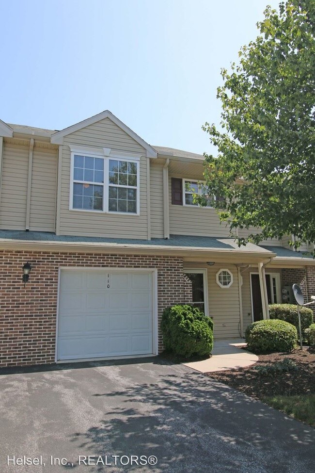 3 br, 2.5 bath House 110 Cardinal Lane House for Rent in