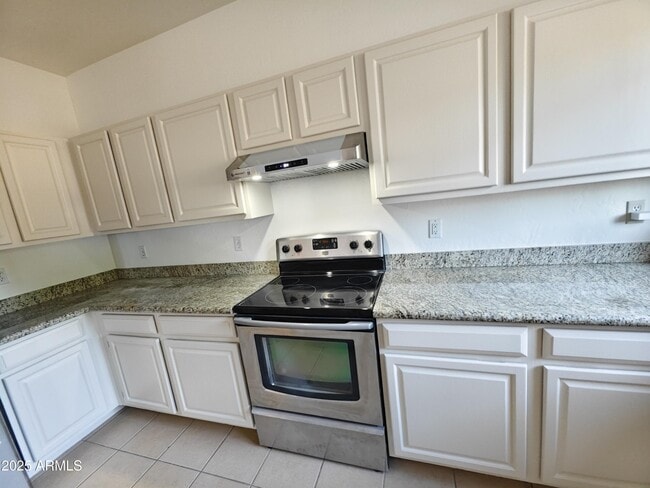 Building Photo - 15061 N 90th Dr