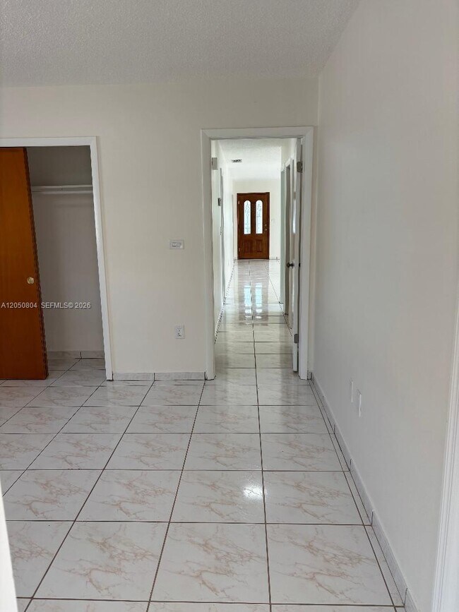 Foto del edificio - 10481 SW 26th Terrace