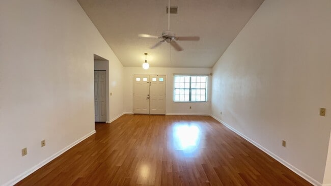 Building Photo - This amazing home located in the S Section of Palm Coast