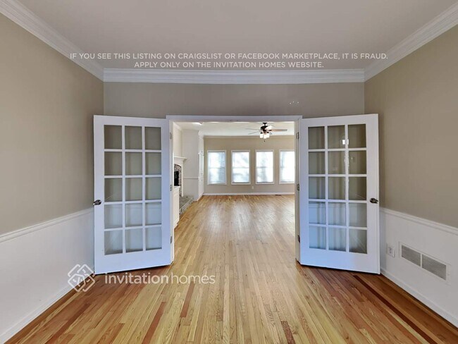 Foto del edificio - 915 Laurel Crest Dr