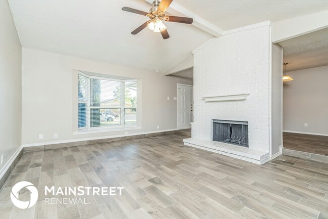 Foto del edificio - 1137 Wood Heights Dr