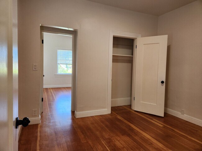 Foto del edificio - College Ave Apartment for Rent