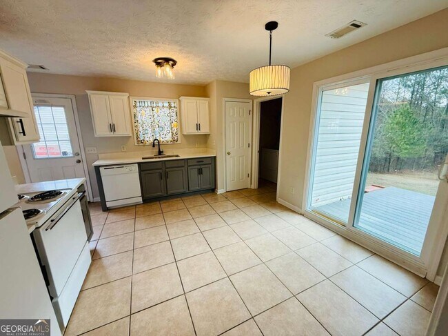 Foto del edificio - 325 Dreamland Ct