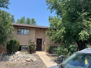 Building Photo - 872 W 400 N