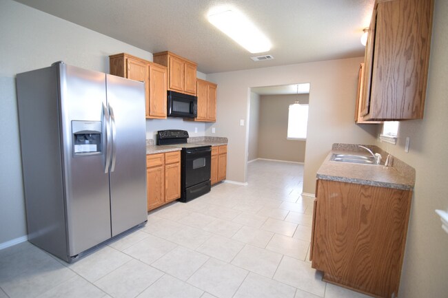 Foto del edificio - 3707 Clementine Dr