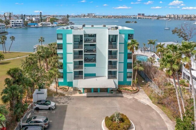 Foto del edificio - 1848 Shore Dr S