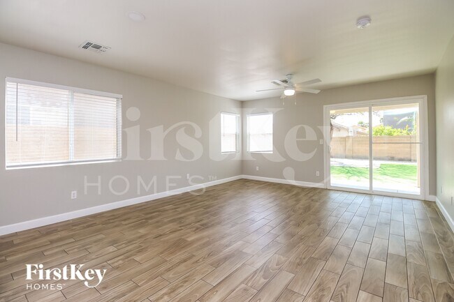 Building Photo - 11623 W Fooks Dr