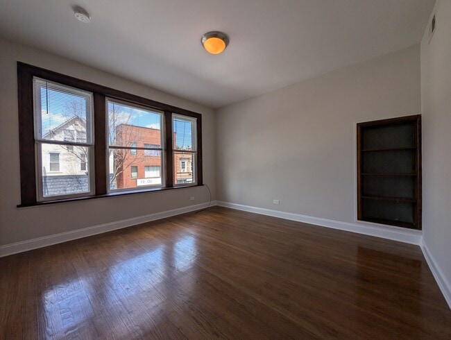 Building Photo - 3050 N Milwaukee Ave